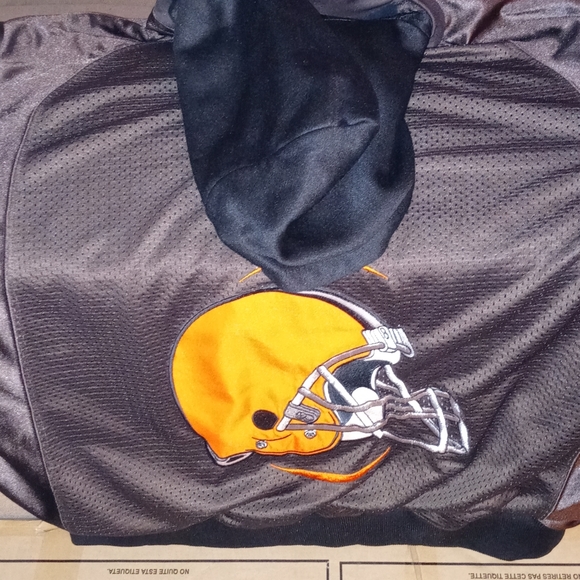 Cleveland Browns jersey with custom hoodie - Picture 10 of 10